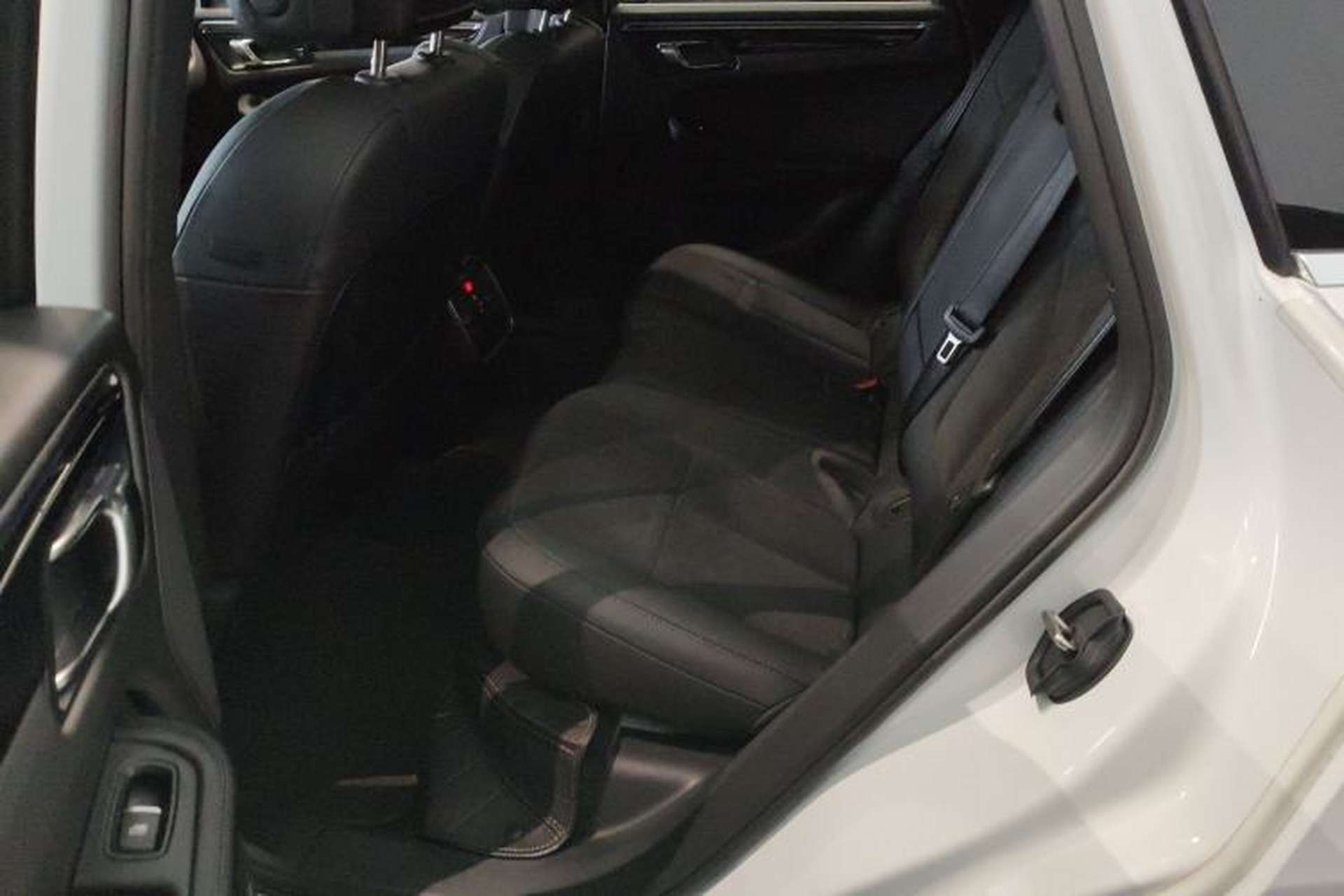 Used Porsche Macan 2016 Macan S 3.0T Left Rear Seat
