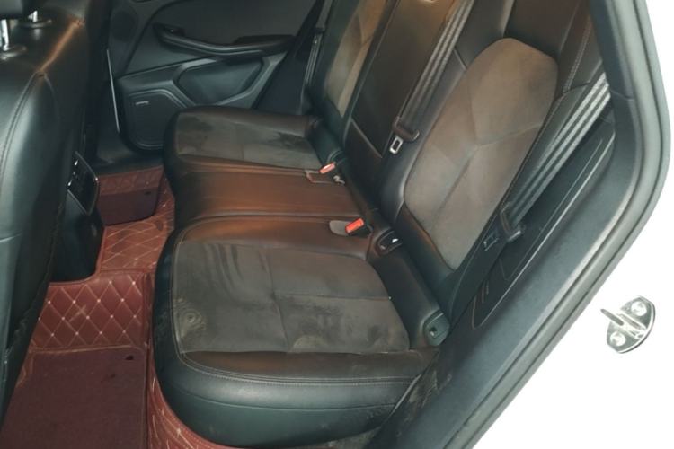 Used Porsche Macan  Left Rear Seat
