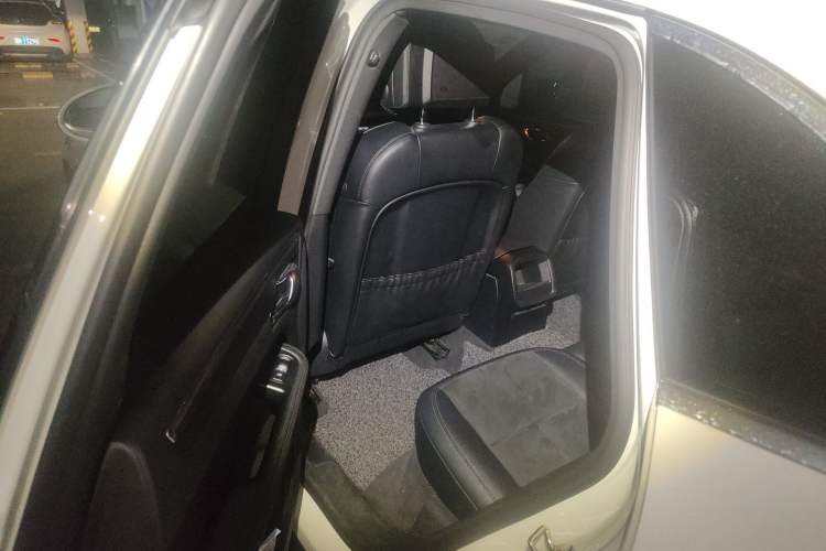 Used Porsche Macan 2016 Macan 2.0T Left Rear Seat