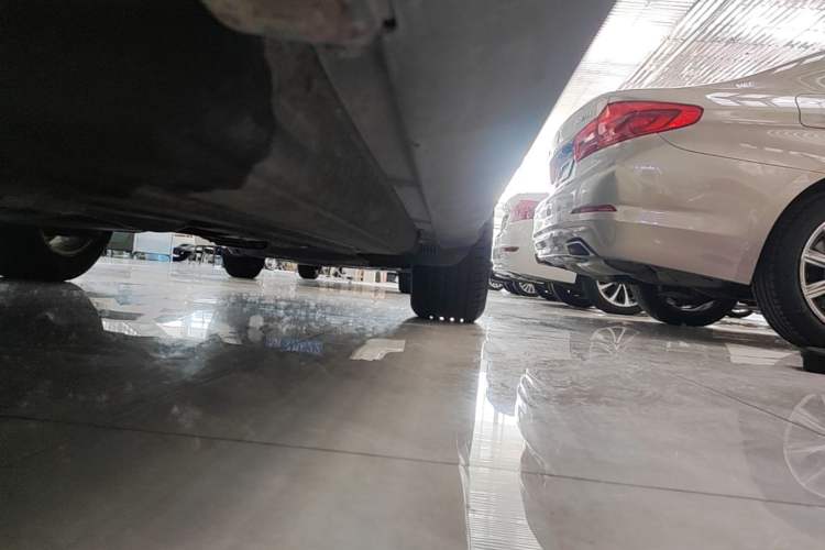 Used Porsche Macan 2016 Macan 2.0T Left Side Sill