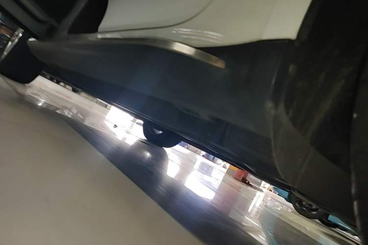 Used Porsche Macan 2016 Macan 2.0T Left Side Sill