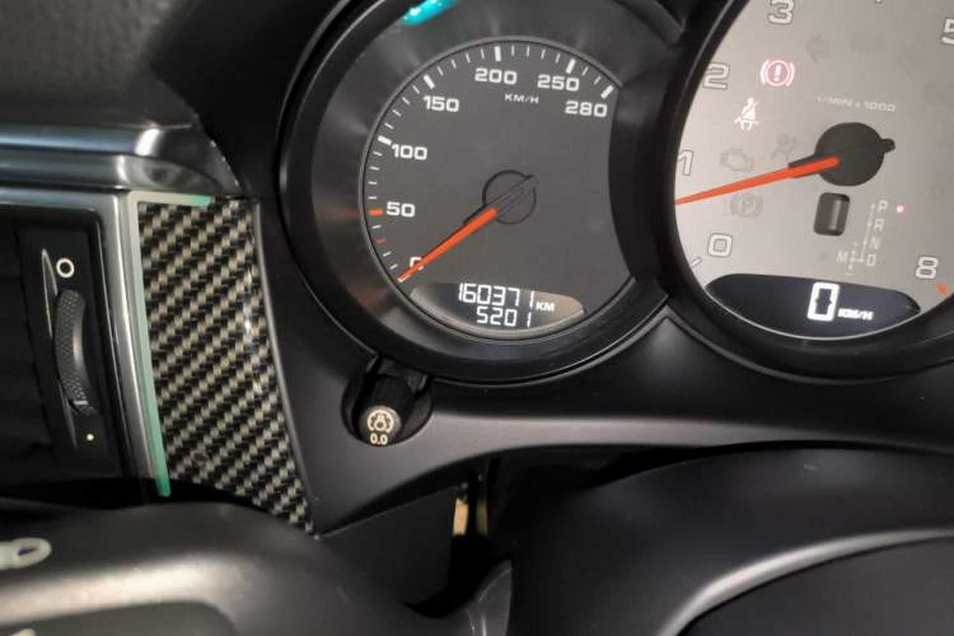 Used Porsche Macan 2016 Macan S 3.0T Odometer Close Up