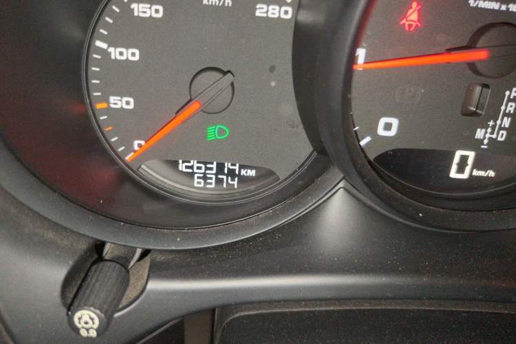 Used Porsche Macan 2016 Macan 2.0T Odometer Close Up