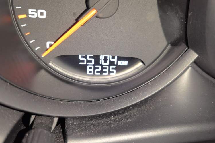 Used Porsche Macan 2016 Macan 2.0T Odometer Close Up