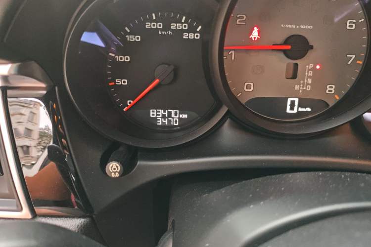 Used Porsche Macan 2016 Macan S 3.0T Odometer Close Up
