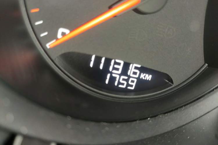 Used Porsche Macan 2016 Macan S 3.0T Odometer Close Up