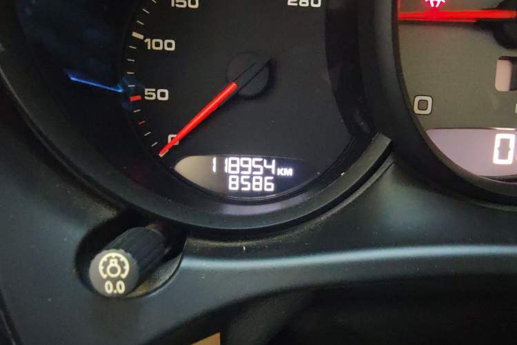 Used Porsche Macan 2016 Macan S 3.0T Odometer Close Up