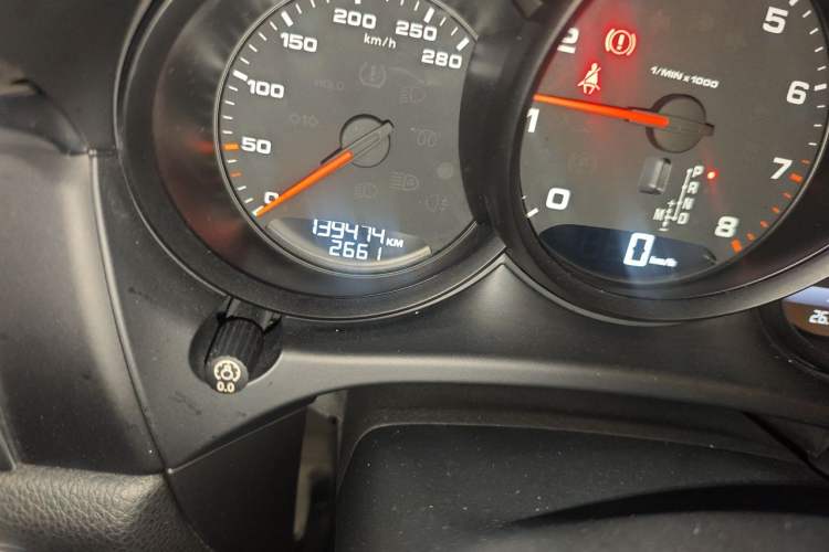 Used Porsche Macan 2016 Macan 2.0T Odometer Close Up
