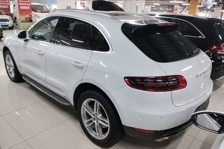 Used Porsche Macan 2016 Macan 2.0T Rear Left 45 Deg