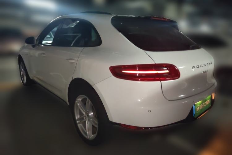Used Porsche Macan 2016 Macan 2.0T Rear Left 45 Deg