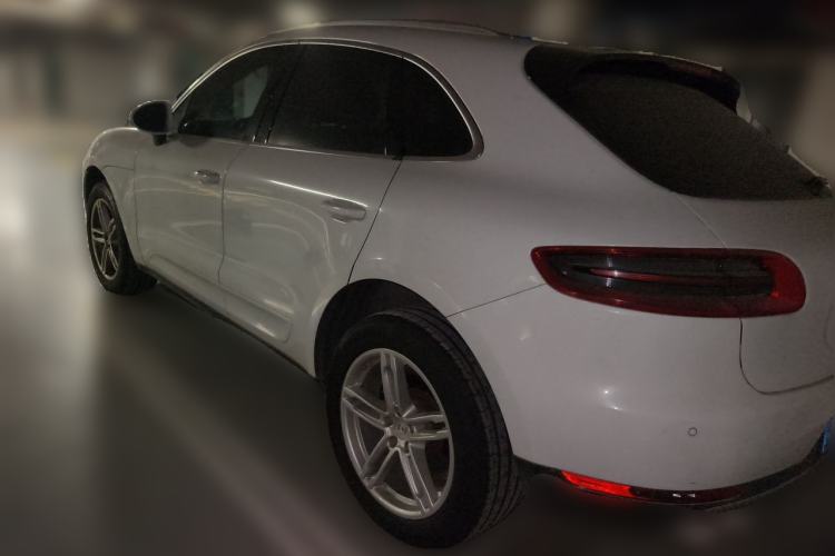 Used Porsche Macan 2016 Macan 2.0T Rear Left 45 Deg