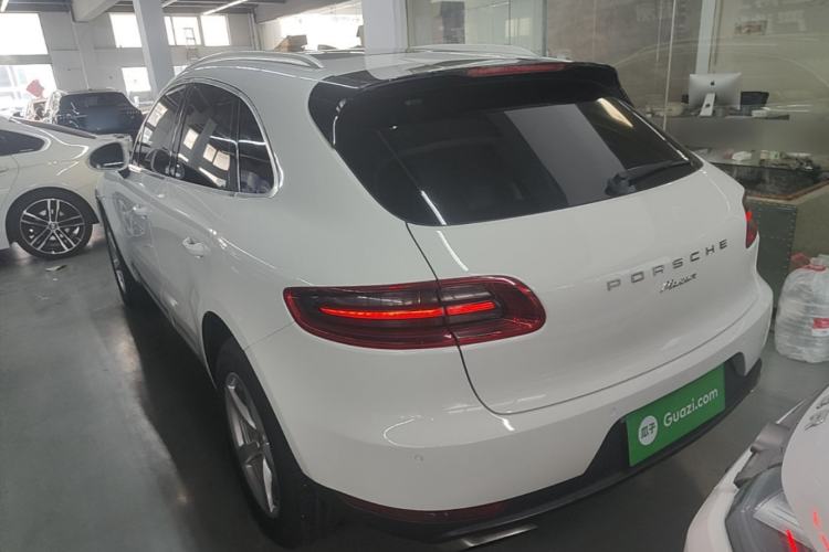 Used Porsche Macan 2016 Macan 2.0T Rear Left 45 Deg