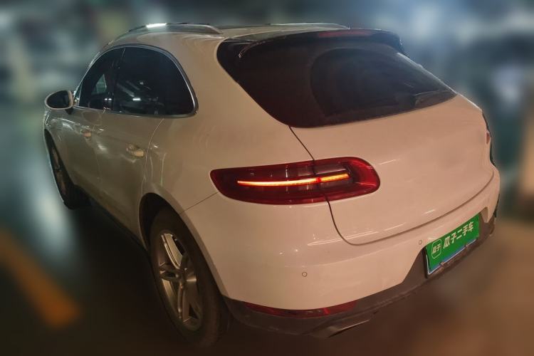 Used Porsche Macan 2016 Macan 2.0T Rear Left 45 Deg