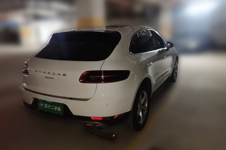 Used Porsche Macan 2016 Macan 2.0T Rear Right 45 Deg