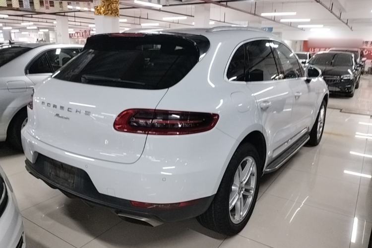 Used Porsche Macan 2016 Macan 2.0T Rear Right 45 Deg