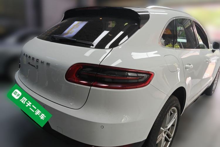 Used Porsche Macan 2016 Macan S 3.0T Rear Right 45 Deg