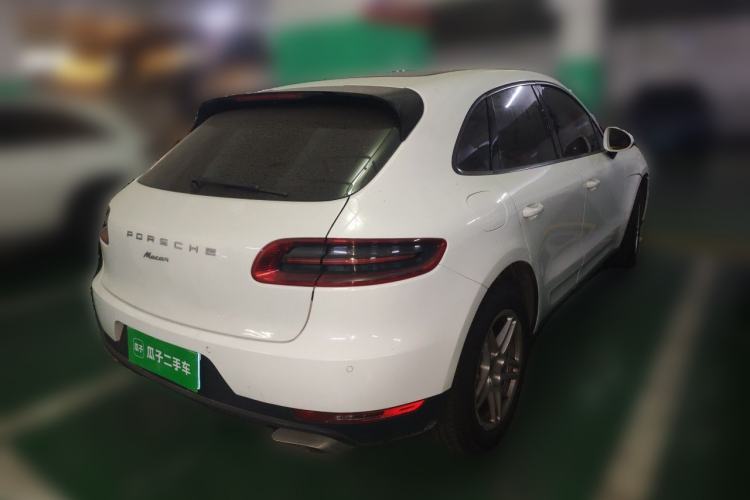 Used Porsche Macan 2016 Macan 2.0T Rear Right 45 Deg