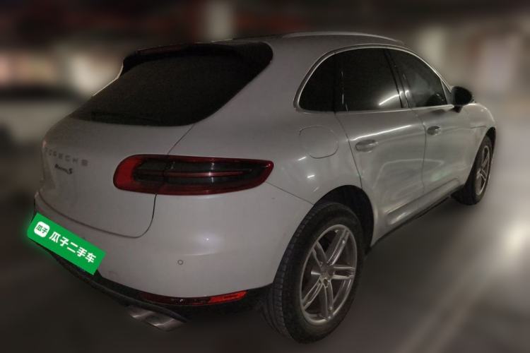 Used Porsche Macan 2016 Macan 2.0T Rear Right 45 Deg