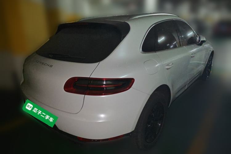 Used Porsche Macan 2016 Macan 2.0T Rear Right 45 Deg