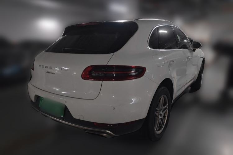 Used Porsche Macan 2016 Macan 2.0T Rear Right 45 Deg