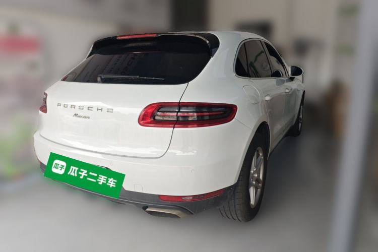 Used Porsche Macan 2016 Macan 2.0T Rear Right 45 Deg