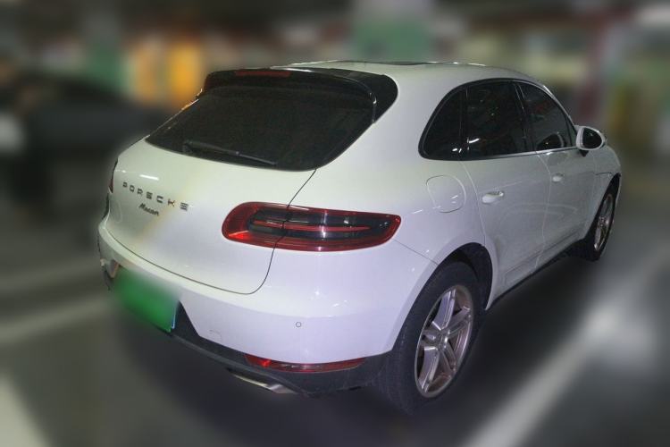 Used Porsche Macan 2016 Macan 2.0T Rear Right 45 Deg