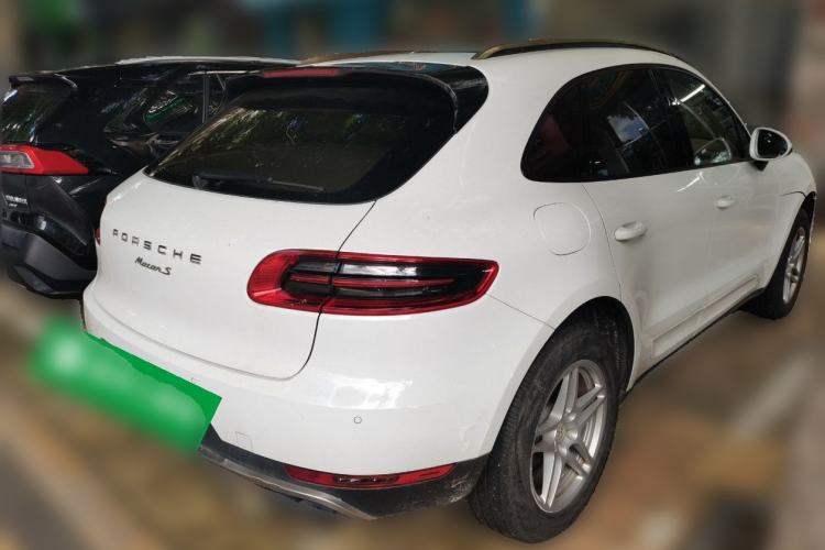 Used Porsche Macan 2016 Macan 2.0T Rear Right 45 Deg