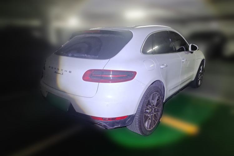 Used Porsche Macan 2016 Macan 2.0T Rear Right 45 Deg