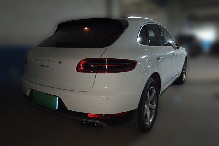 Used Porsche Macan 2016 Macan 2.0T Rear Right 45 Deg