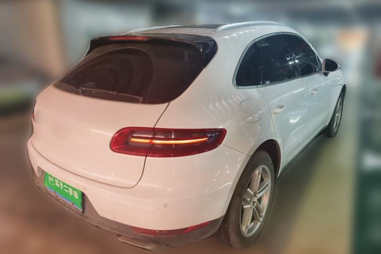 Used Porsche Macan 2016 Macan 2.0T Rear Right 45 Deg