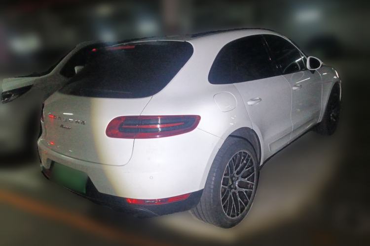 Used Porsche Macan 2016 Macan 2.0T Rear Right 45 Deg