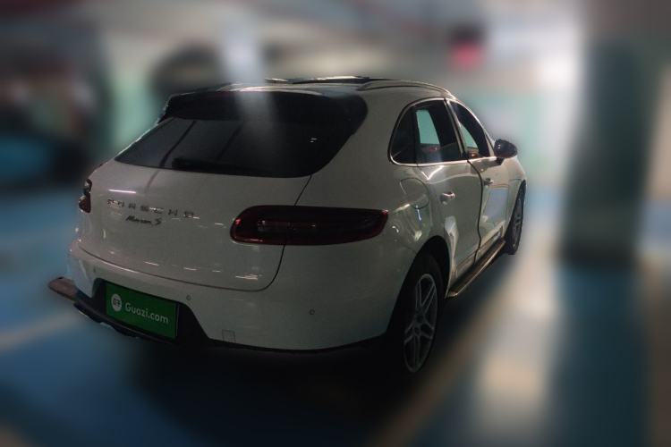 Used Porsche Macan 2016 Macan 2.0T Rear Right 45 Deg
