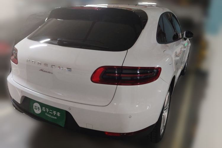Used Porsche Macan 2016 Macan 2.0T Rear Right 45 Deg