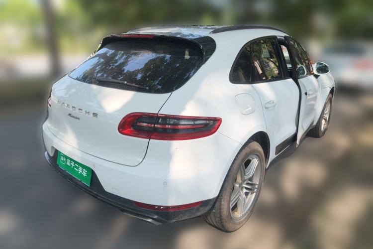 Used Porsche Macan 2016 Macan 2.0T Rear Right 45 Deg