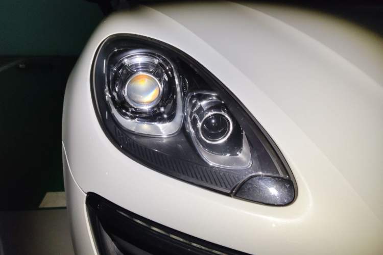Used Porsche Macan 2016 Macan S 3.0T Right Front Headlight