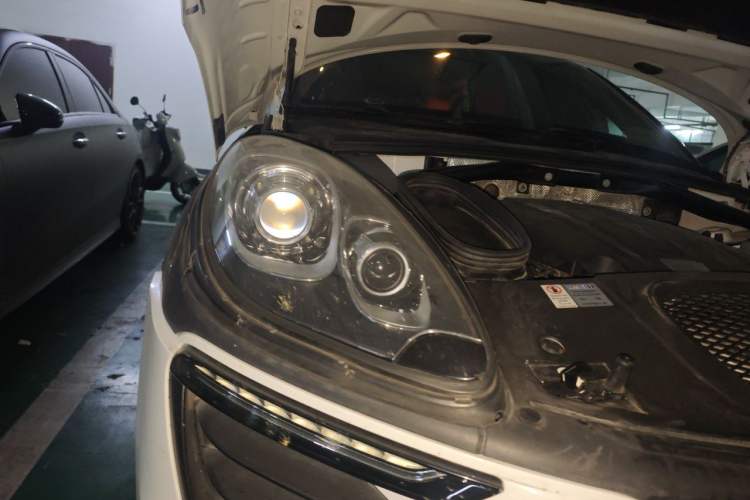 Used Porsche Macan 2016 Macan 2.0T Right Front Headlight