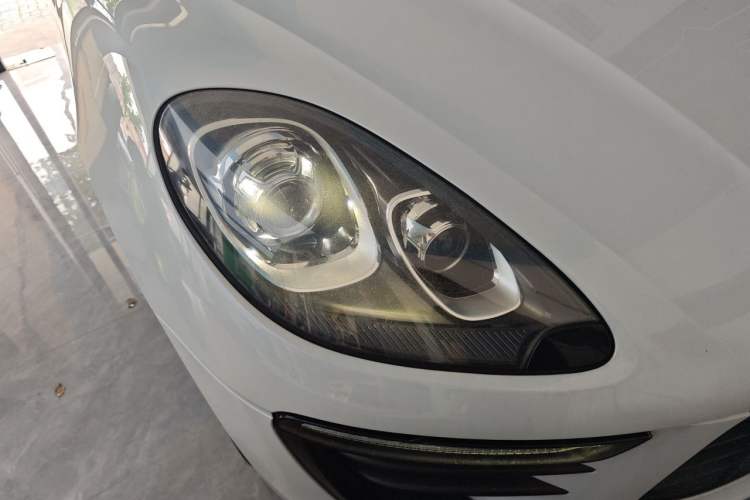 Used Porsche Macan 2016 Macan 2.0T Right Front Headlight