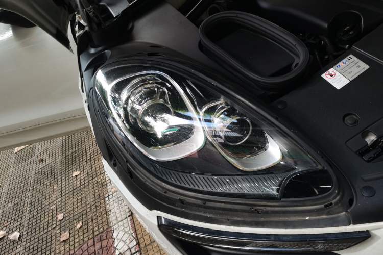 Used Porsche Macan 2016 Macan 2.0T Right Front Headlight