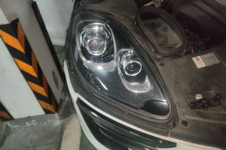 Used Porsche Macan 2016 Macan 2.0T Right Front Headlight