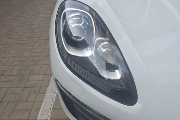 Used Porsche Macan 2016 Macan 2.0T Right Front Headlight