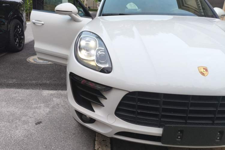 Used Porsche Macan 2016 Macan 2.0T Right Front Headlight