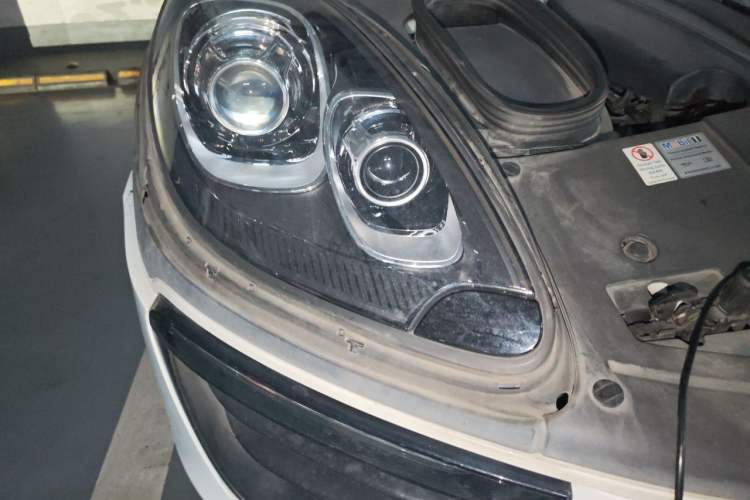 Used Porsche Macan 2016 Macan 2.0T Right Front Headlight
