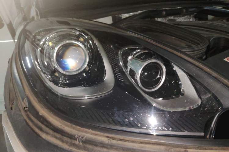 Used Porsche Macan 2016 Macan 2.0T Right Front Headlight