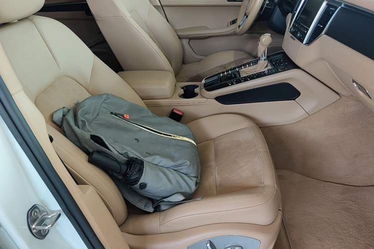 Used Porsche Macan 2016 Macan 2.0T Right Front Seat