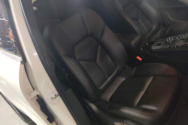 Used Porsche Macan 2016 Macan 2.0T Right Front Seat