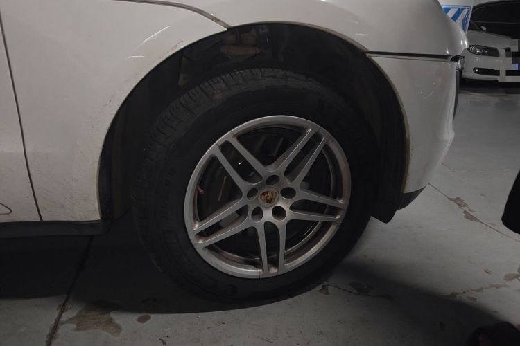 Used Porsche Macan 2016 Macan 2.0T Right Front Wheel Hub