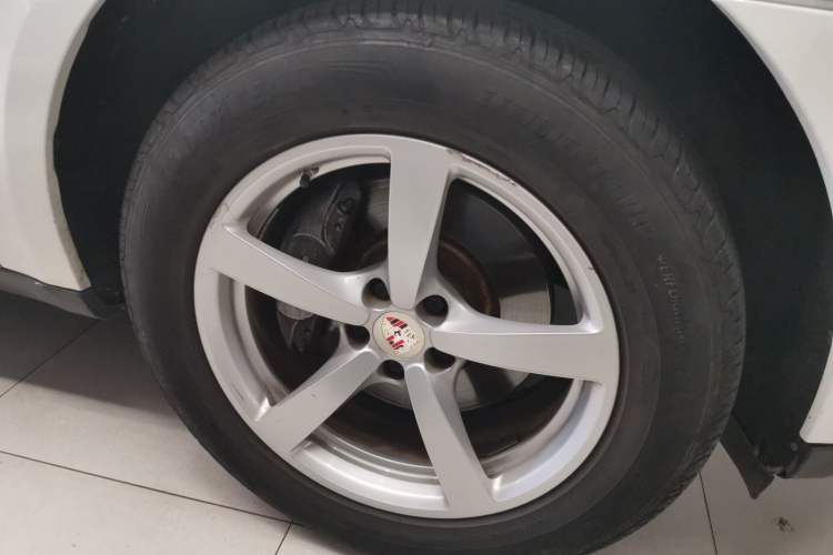 Used Porsche Macan 2016 Macan 2.0T Right Front Wheel Hub
