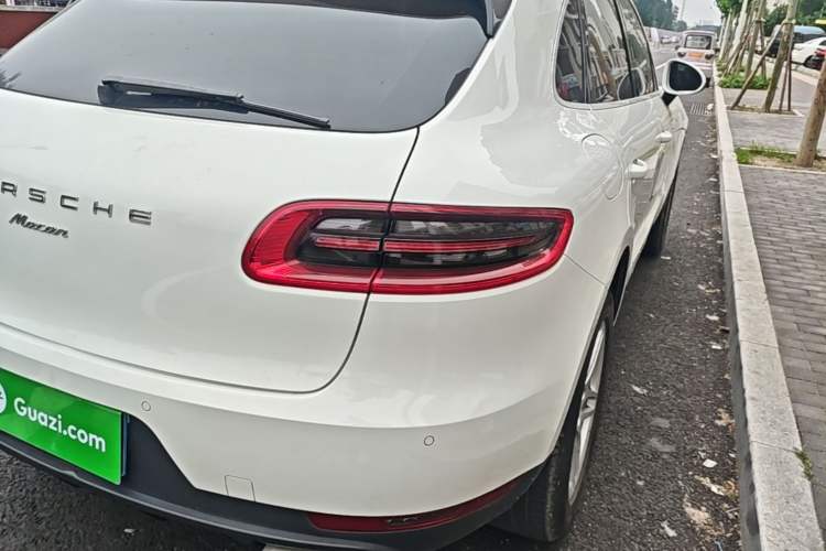Used Porsche Macan 2016 Macan 2.0T Right Rear Taillight