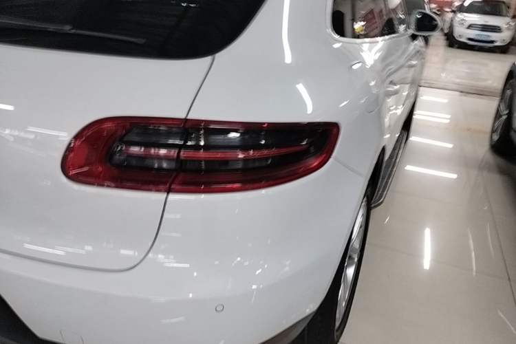 Used Porsche Macan 2016 Macan 2.0T Right Rear Taillight