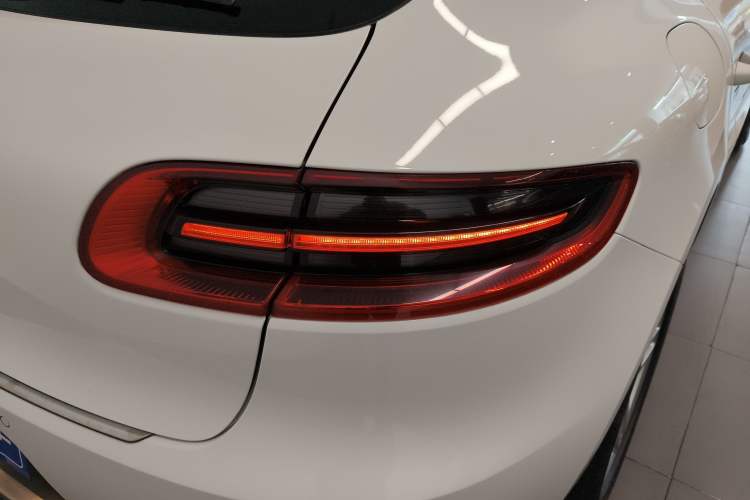 Used Porsche Macan 2016 Macan S 3.0T Right Rear Taillight